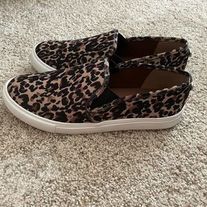 chettah print steve madden slip on, super comfy!